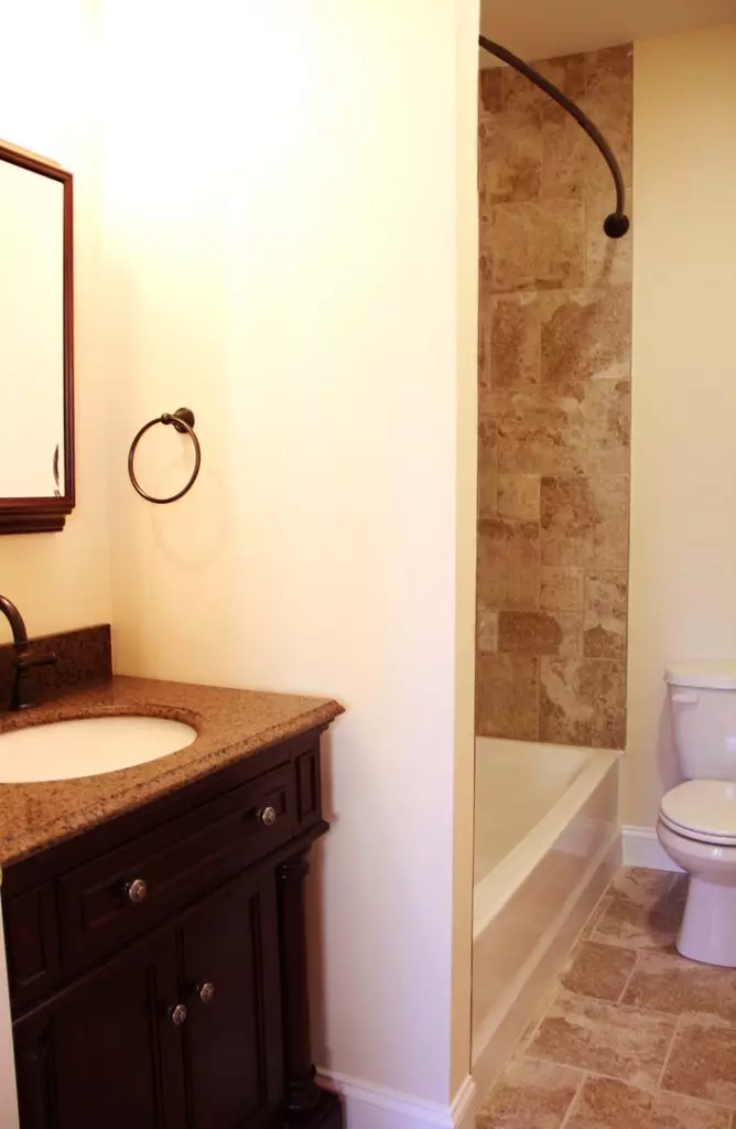 108A North Winooski Ave, Burlington, VT | Renovated 4 Bedroom, 2 Bath Apartment | June 2027
