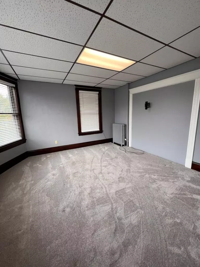 100 No. Winooski Ave B2, Burlington, VT | Large 4 Bedroom Apartment with 2 Garage Spaces | June 2027