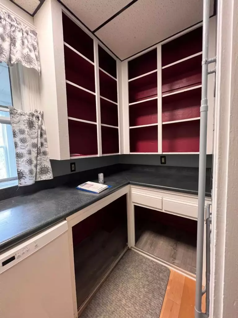 100 No. Winooski Ave B2, Burlington, VT | Large 4 Bedroom Apartment with 2 Garage Spaces | June 2027