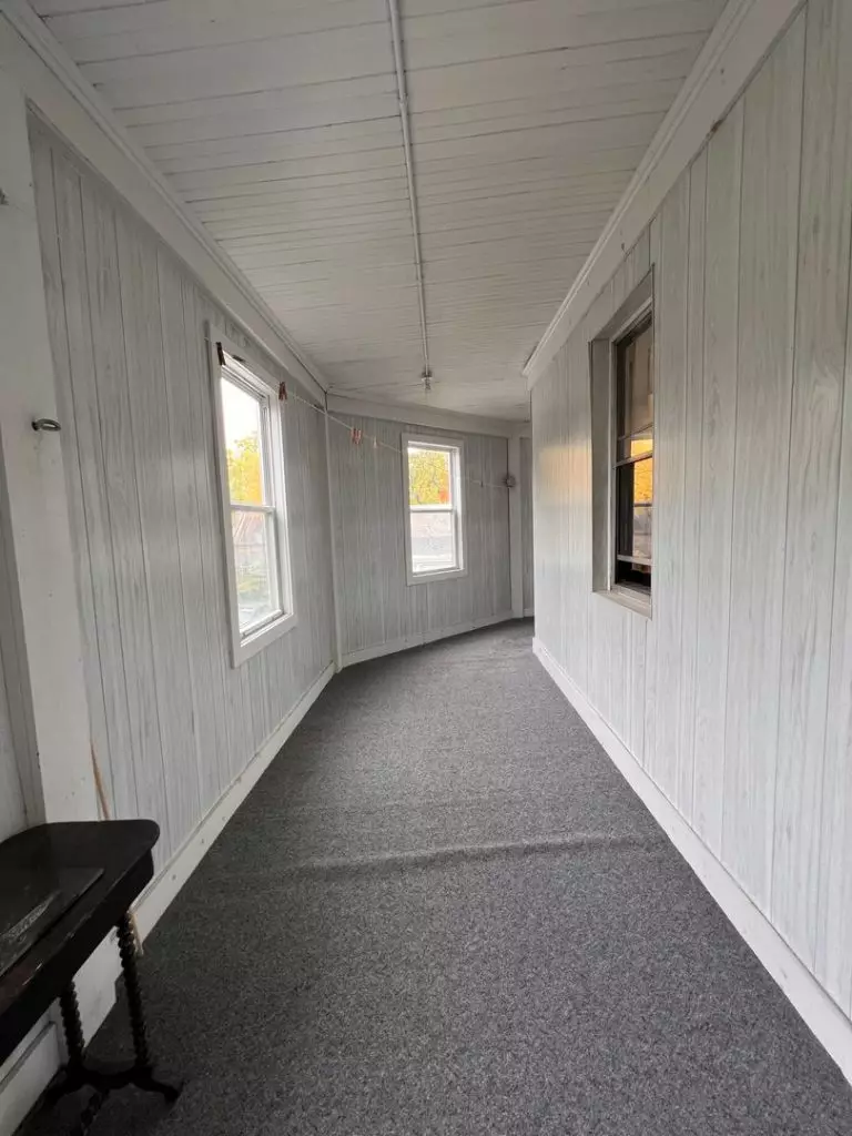 100 No. Winooski Ave B2, Burlington, VT | Large 4 Bedroom Apartment with 2 Garage Spaces | June 2027