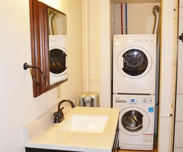 100 No. Winooski Ave B-1, Burlington, VT | Large 4 Bedroom Apartment with Heat & Hot Water Included | June 2027
