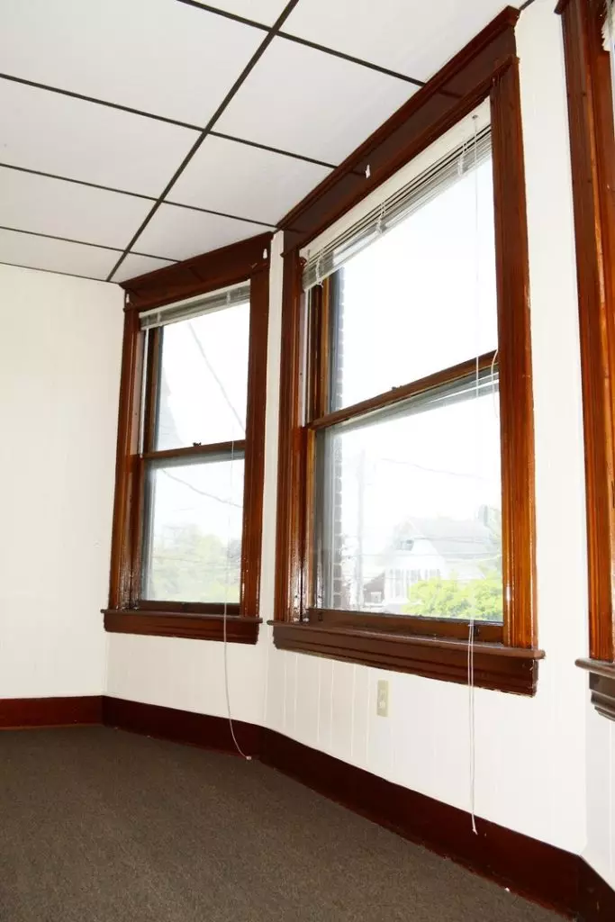 100 No. Winooski Ave B-1, Burlington, VT | Large 4 Bedroom Apartment with Heat & Hot Water Included | June 2027
