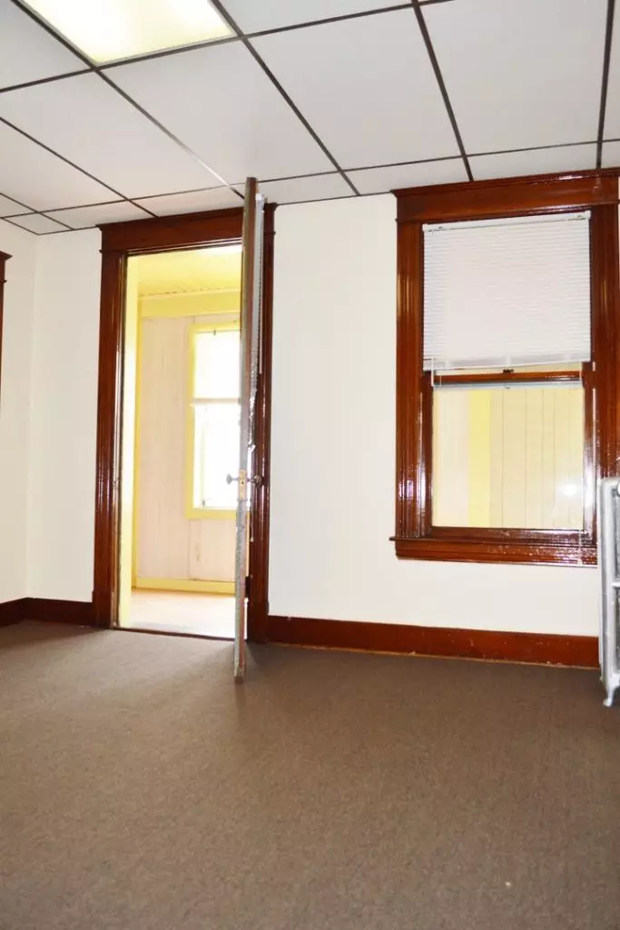 100 No. Winooski Ave B-1, Burlington, VT | Large 4 Bedroom Apartment with Heat & Hot Water Included | June 2027