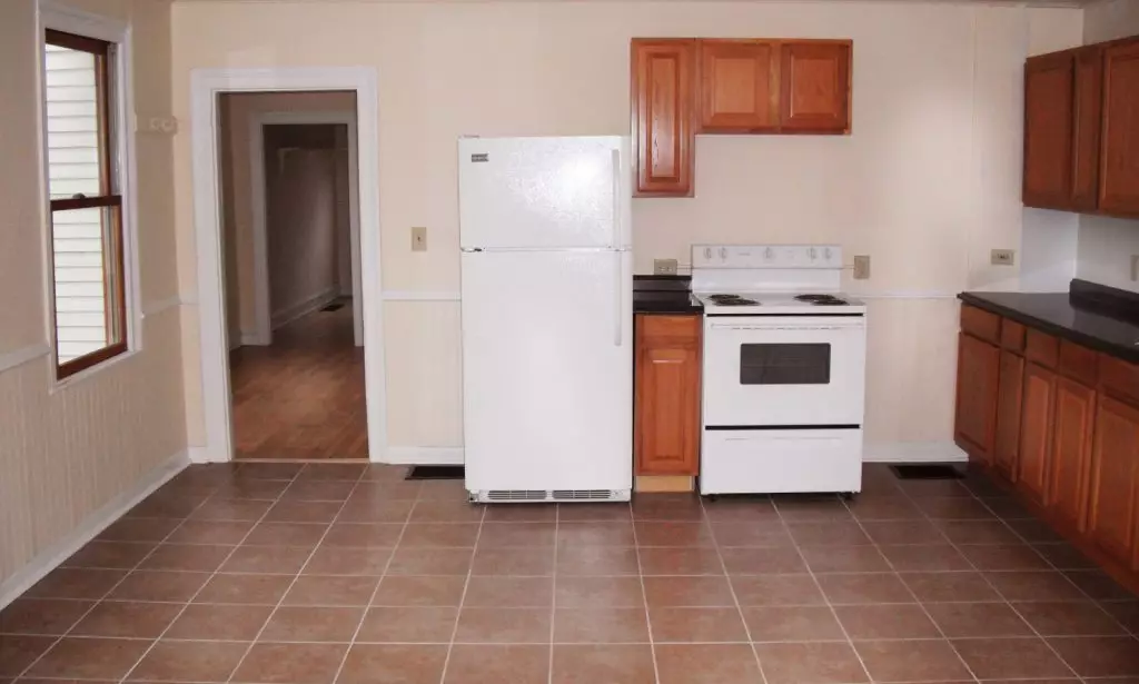 98 North St, Burlington, VT | 4 Bedroom House with Fenced Yard & Parking | June 2027