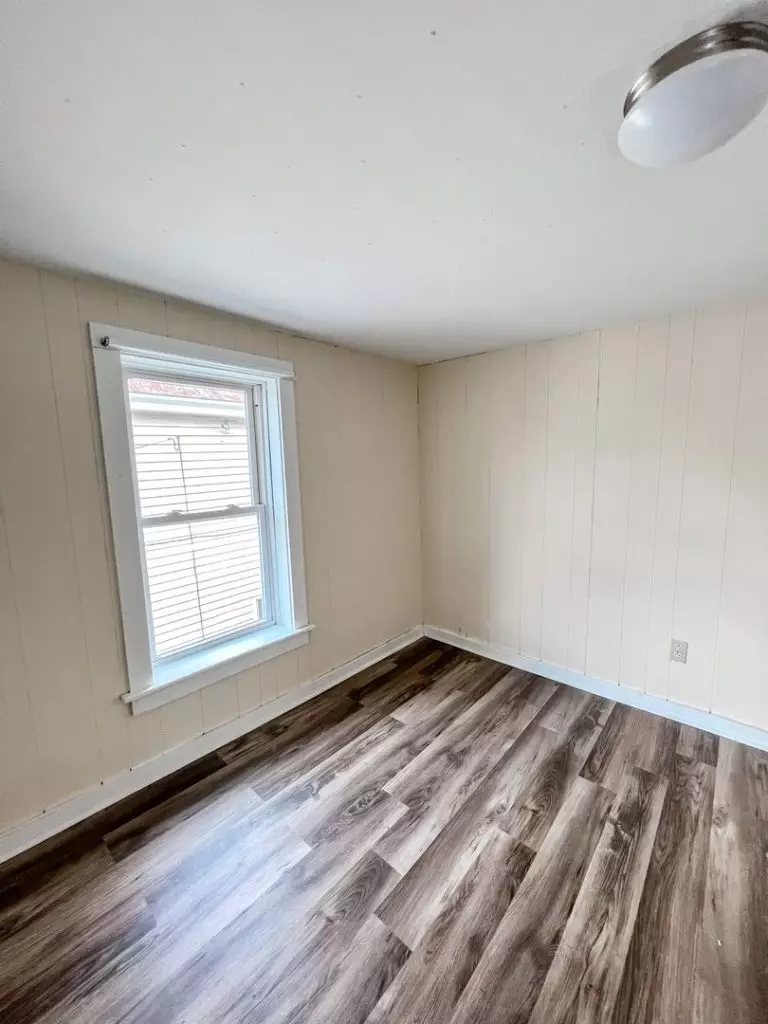 20 Cedar St, Burlington, VT | 5 Bedroom House with Private Yard & Parking | June 2027