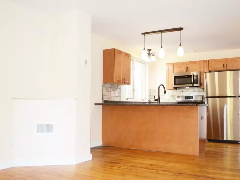 4 Bedroom Apartment in Old North End | In-Unit Laundry