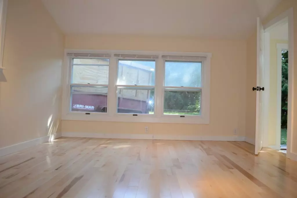 18 Rose St #1, Burlington, VT | Renovated 4 Bedroom Apartment with Yard & Parking | June 2027
