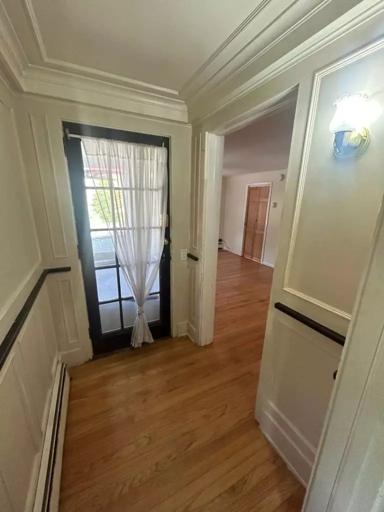 4 Bedroom Apartment in Burlington, VT | Old North End | Off-Street Parking | June 2027
