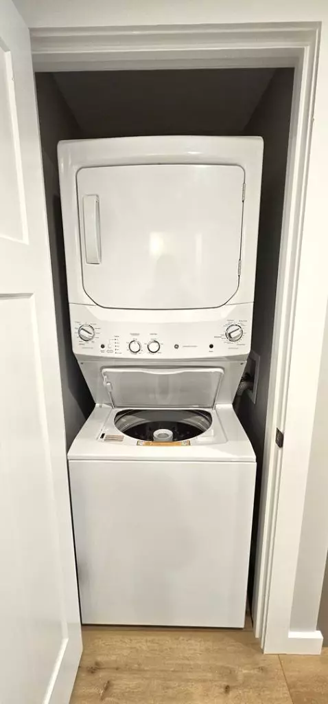 Newly Renovated 4 Bedroom Apartment in Burlington, VT | 1 Bath, Laundry & Yard | June 2027