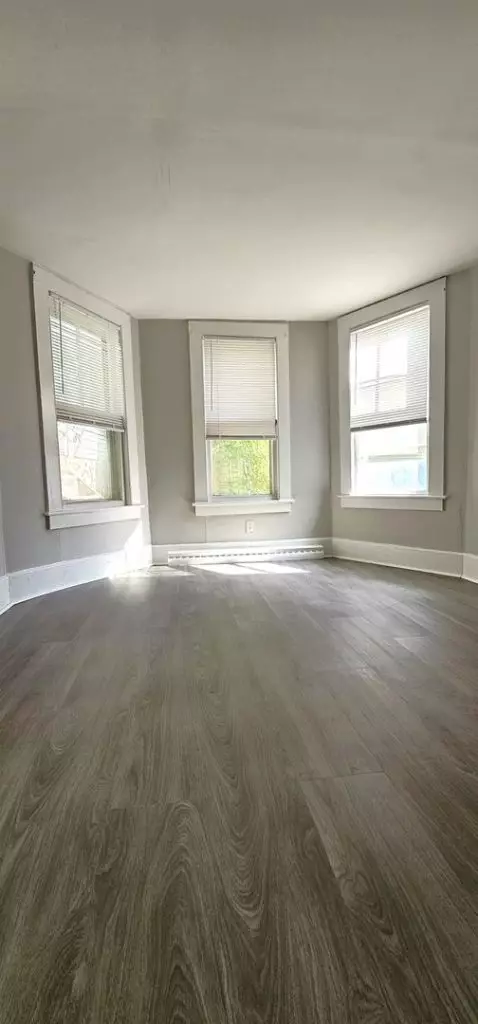 540 St Paul St #1, Burlington, VT | Newly Renovated 3 Bedroom, 1 Bath Apartment | June 2027