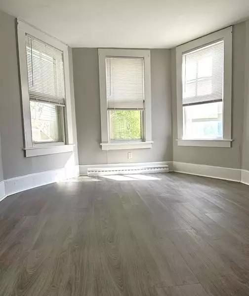 540 St Paul St #1, Burlington, VT | Newly Renovated 3 Bedroom, 1 Bath Apartment | June 2027