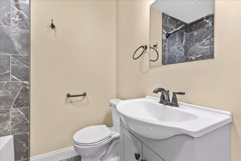 Newly Renovated 4 Bedroom + Office Apartment in Burlington, VT | Near UVM | June 2027