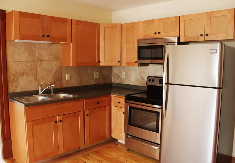 46 No. Champlain St #2, Burlington, VT | Gorgeous 3 Bedroom, 1 Bath Apartment | June 2027