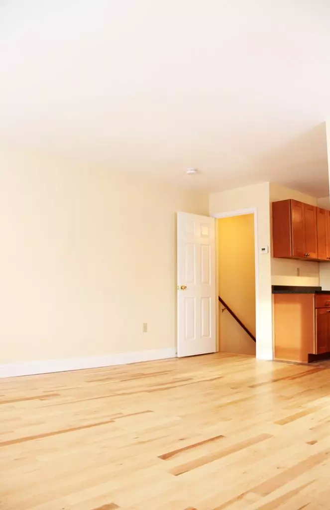 359 Saint Paul St #4, Burlington, VT | Huge 3 Bedroom Downtown Apartment with Parking | June 2027