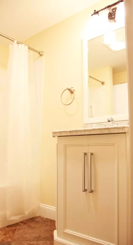 359 Saint Paul St #4, Burlington, VT | Huge 3 Bedroom Downtown Apartment with Parking | June 2027