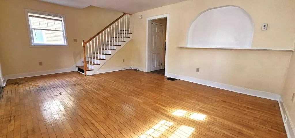 9 Peru St, Burlington, VT | 5 Bedroom House with Private Yard & Parking | June 2027