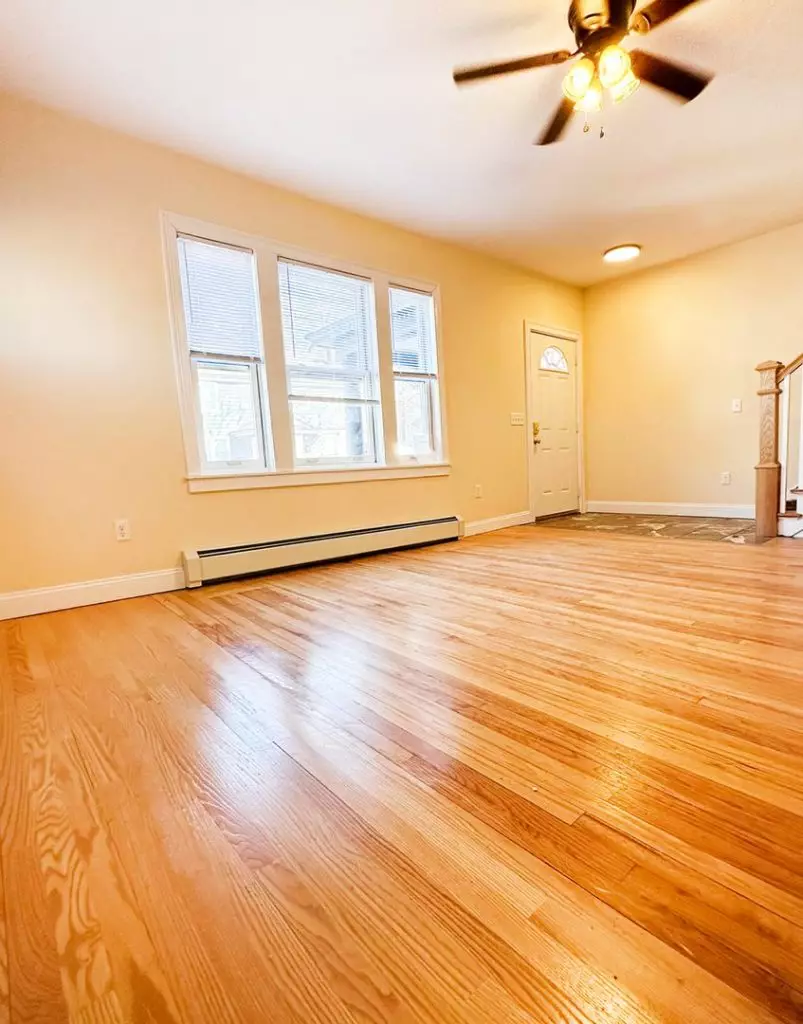 5 Bedroom + Office Apartment in Burlington, VT | Newly Renovated Near UVM | June 2027