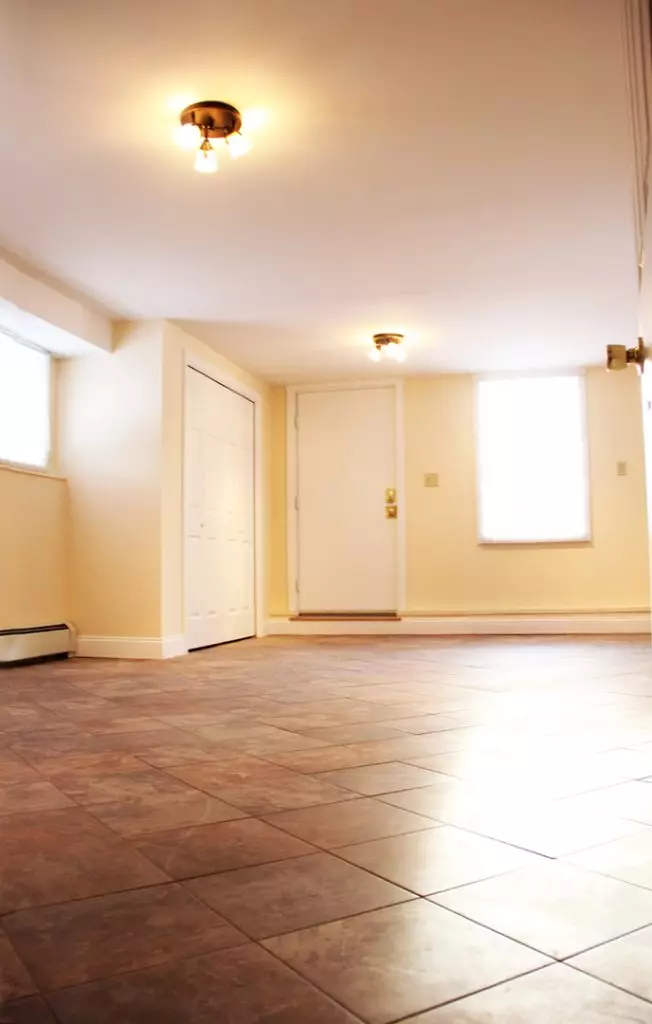 359 Saint Paul St #4, Burlington, VT | Huge 3 Bedroom Downtown Apartment with Parking | June 2027