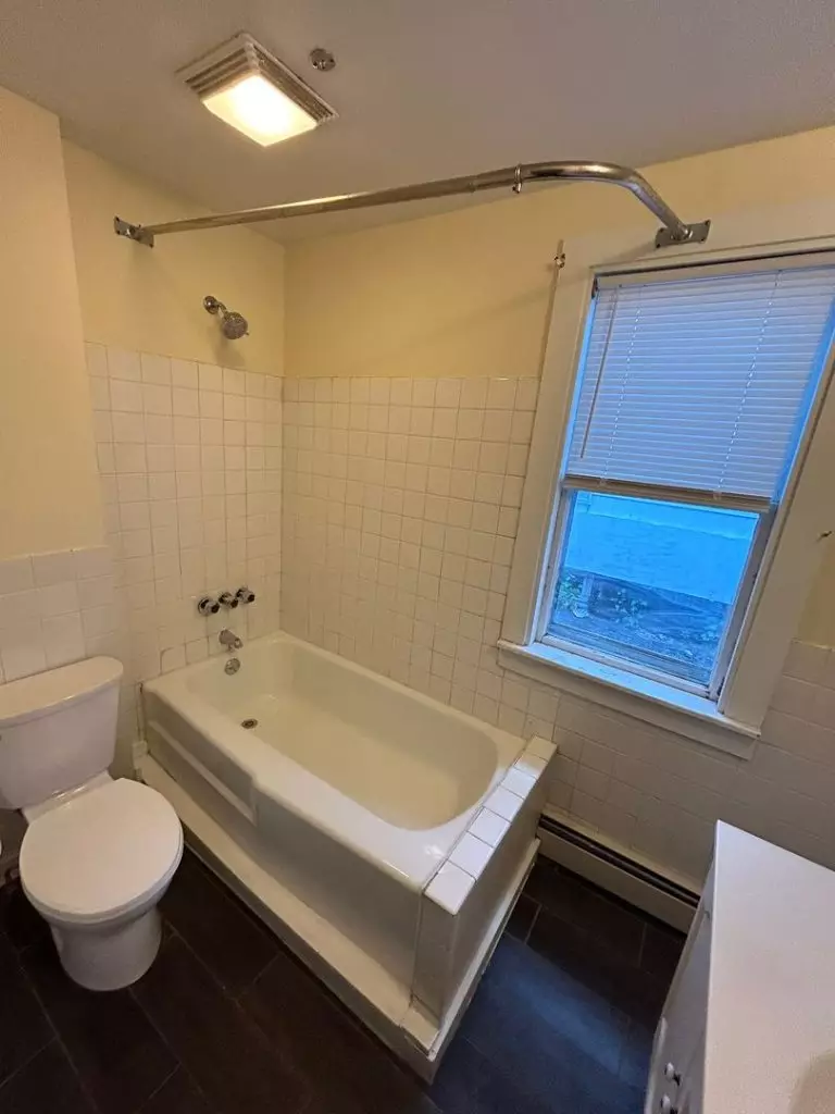 4 Bedroom Apartment in Burlington, VT | Old North End | Off-Street Parking | June 2027