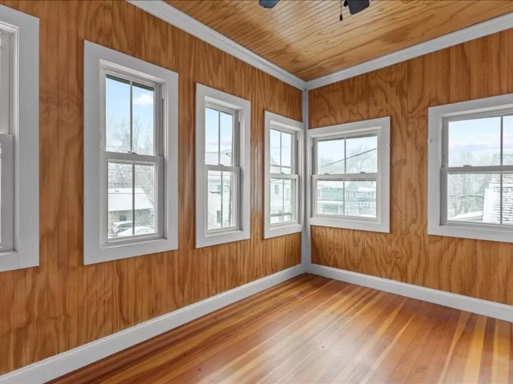26 Cedar St, Burlington, VT | Renovated 3 Bedroom Apartment with Parking | June 2027