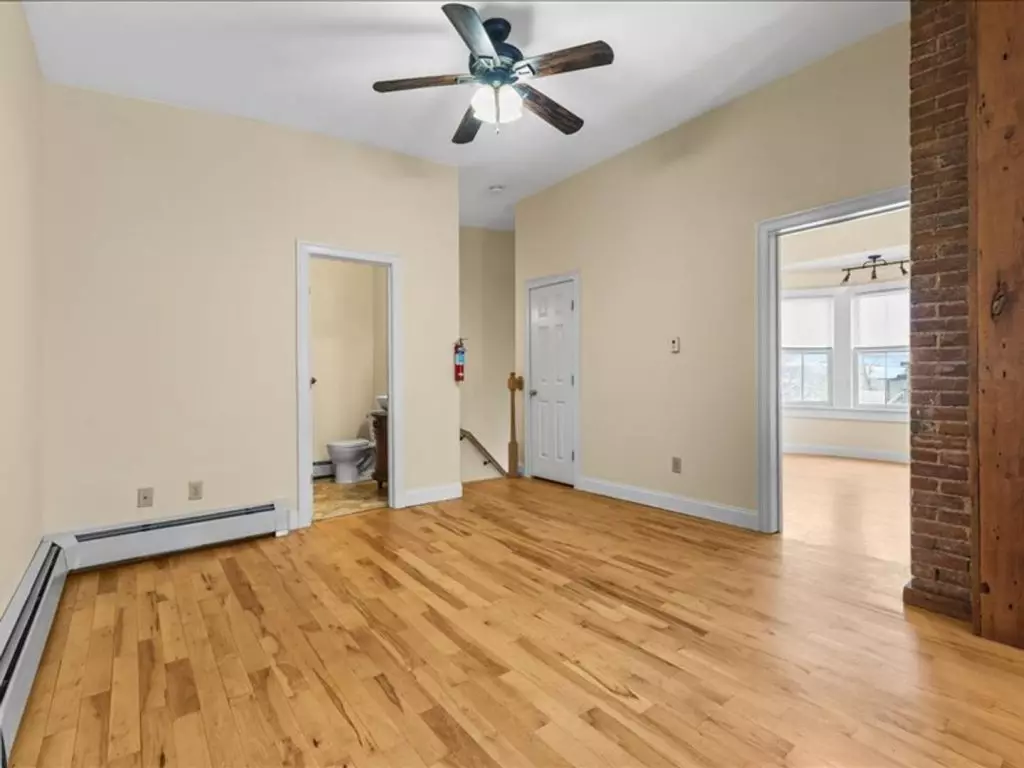 26 Cedar St, Burlington, VT | Renovated 3 Bedroom Apartment with Parking | June 2027