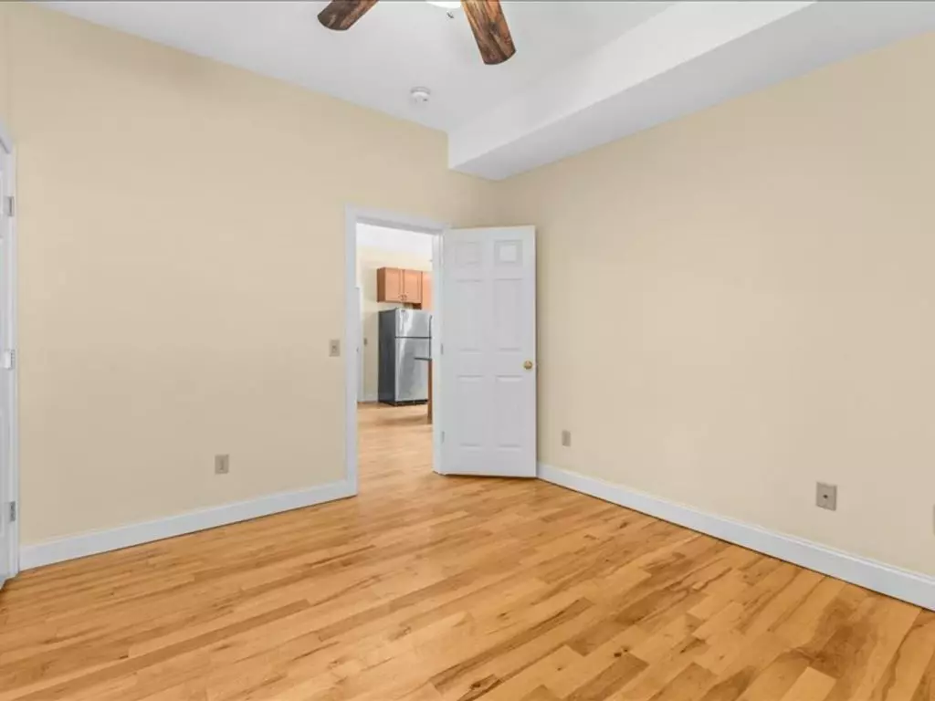 26 Cedar St, Burlington, VT | Renovated 3 Bedroom Apartment with Parking | June 2027