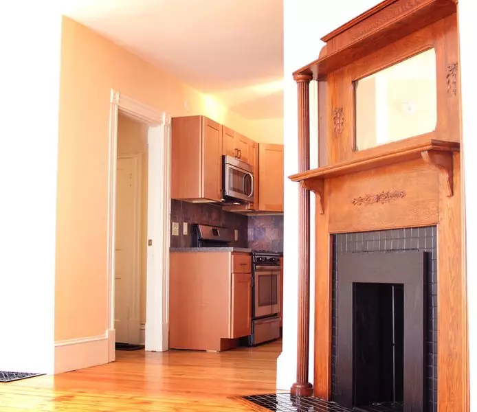 206A North Winooski Ave, Burlington, VT | Renovated 3 Bedroom Apartment Near UVM & Champlain College | June 2027