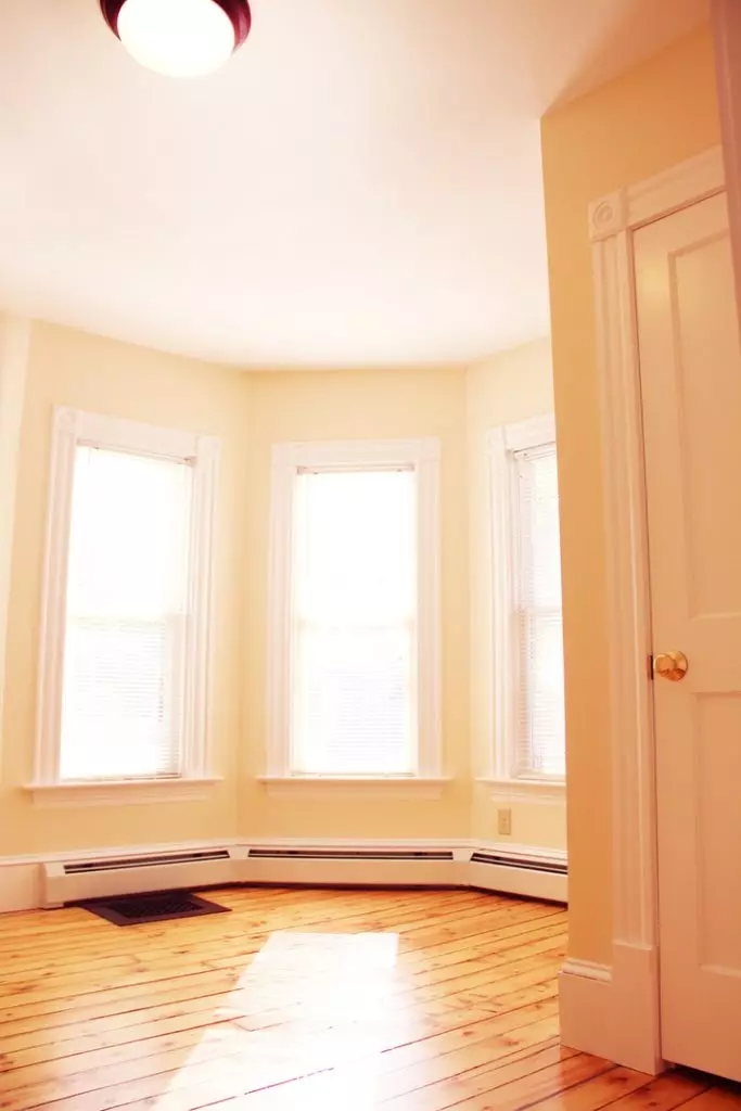 206A North Winooski Ave, Burlington, VT | Renovated 3 Bedroom Apartment Near UVM & Champlain College | June 2027