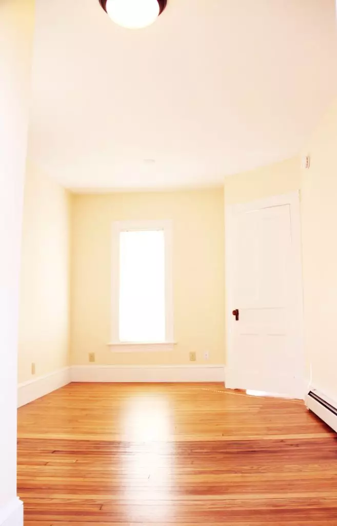 206A North Winooski Ave, Burlington, VT | Renovated 3 Bedroom Apartment Near UVM & Champlain College | June 2027
