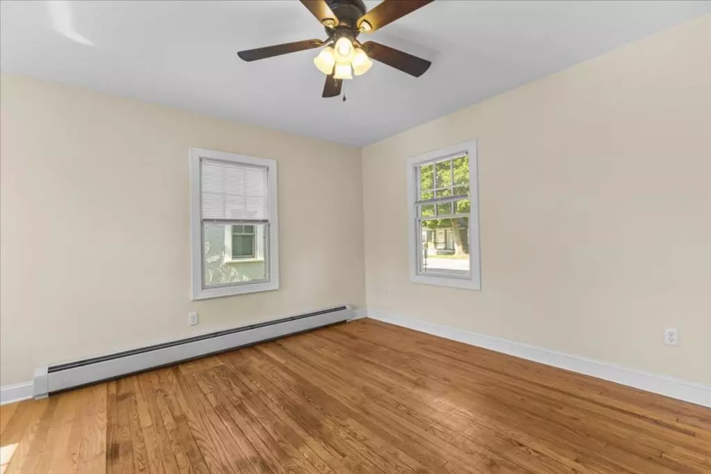 Newly Renovated 5 Bedroom Apartment in Burlington, VT | Free Parking & Near UVM | June 2027