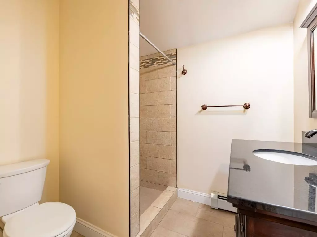158E North St, Burlington, VT | 3 Bedroom, 2 Bathroom Apartment Near UVM | June 2027