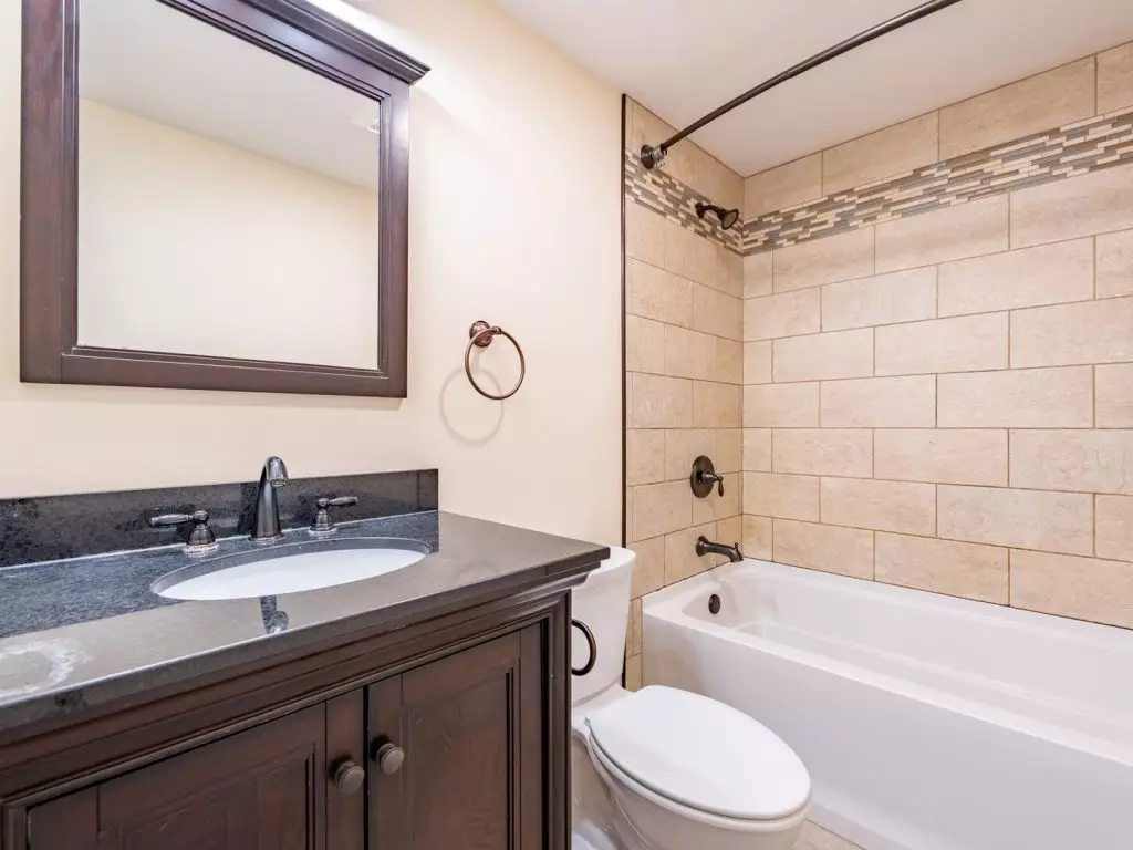 158E North St, Burlington, VT | 3 Bedroom, 2 Bathroom Apartment Near UVM | June 2027