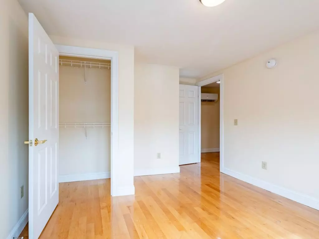 158E North St, Burlington, VT | 3 Bedroom, 2 Bathroom Apartment Near UVM | June 2027
