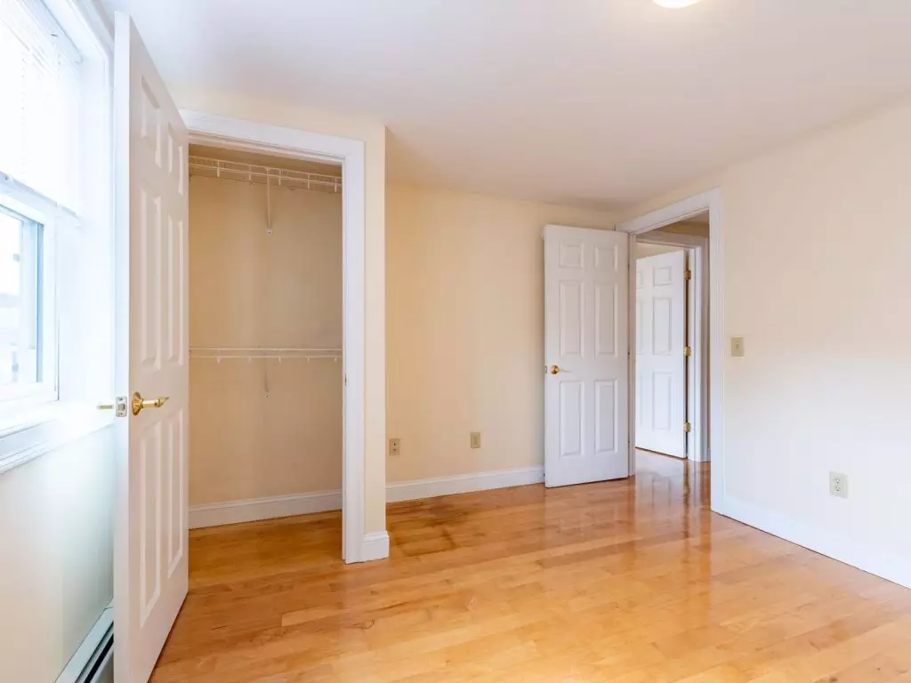 158E North St, Burlington, VT | 3 Bedroom, 2 Bathroom Apartment Near UVM | June 2027