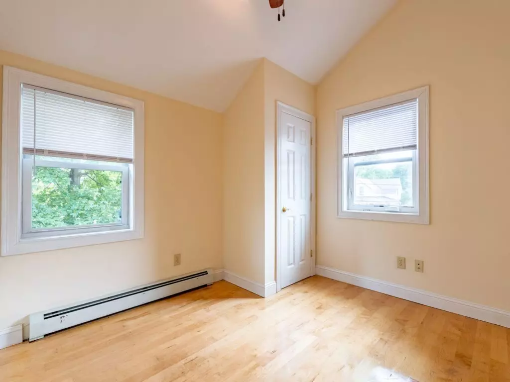 158E North St, Burlington, VT | 3 Bedroom, 2 Bathroom Apartment Near UVM | June 2027