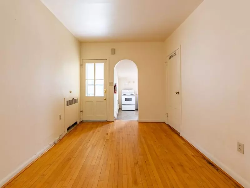 126 North Willard St, Burlington, VT | 3 Bedroom Apartment Near UVM & Downtown | June 2027