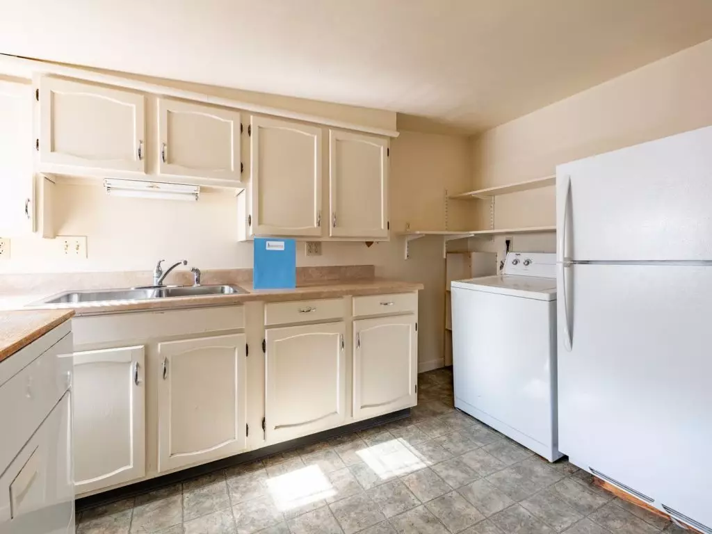 126 North Willard St, Burlington, VT | 3 Bedroom Apartment Near UVM & Downtown | June 2027