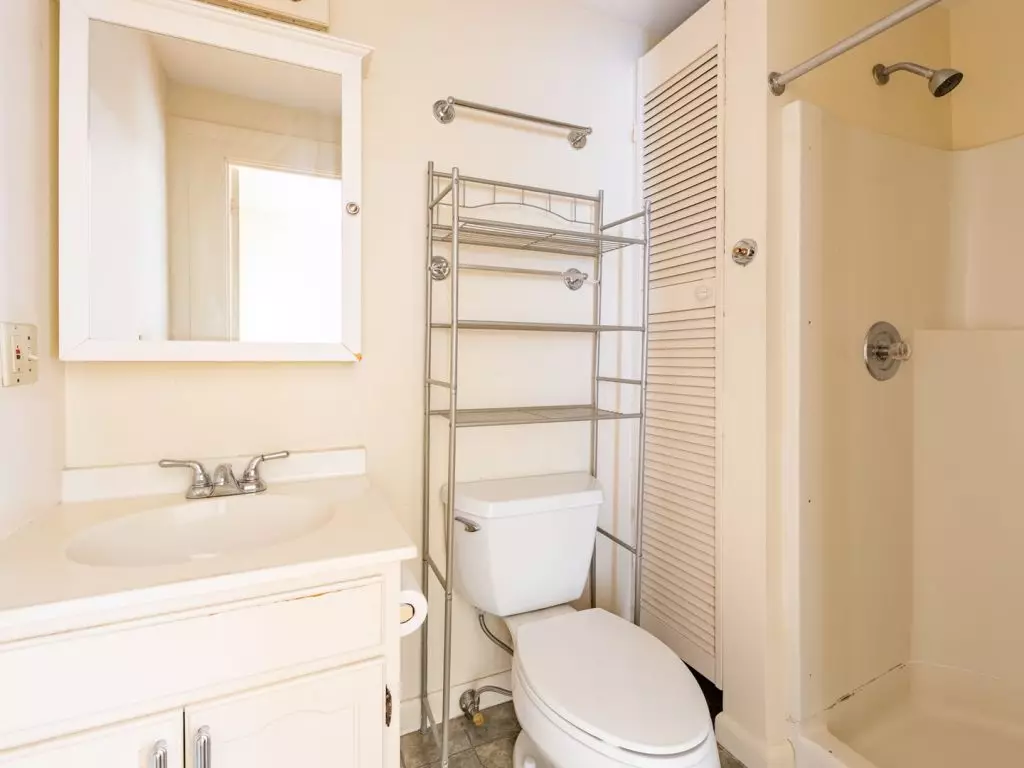 126 North Willard St, Burlington, VT | 3 Bedroom Apartment Near UVM & Downtown | June 2027