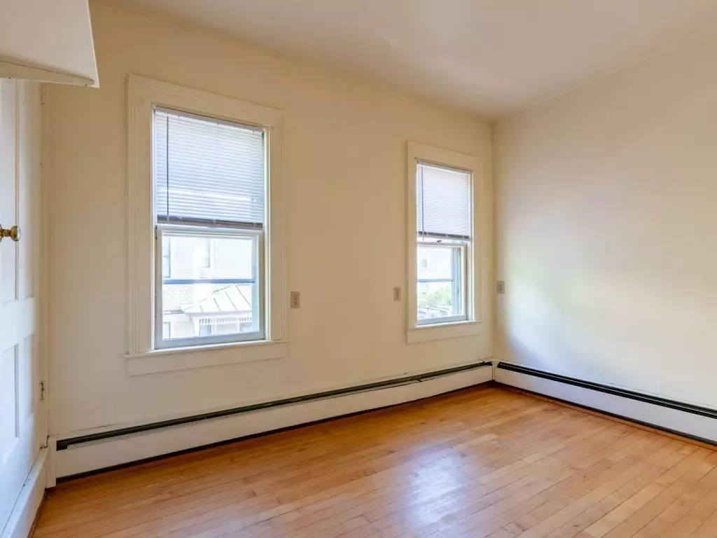 126 North Willard St, Burlington, VT | 3 Bedroom Apartment Near UVM & Downtown | June 2027