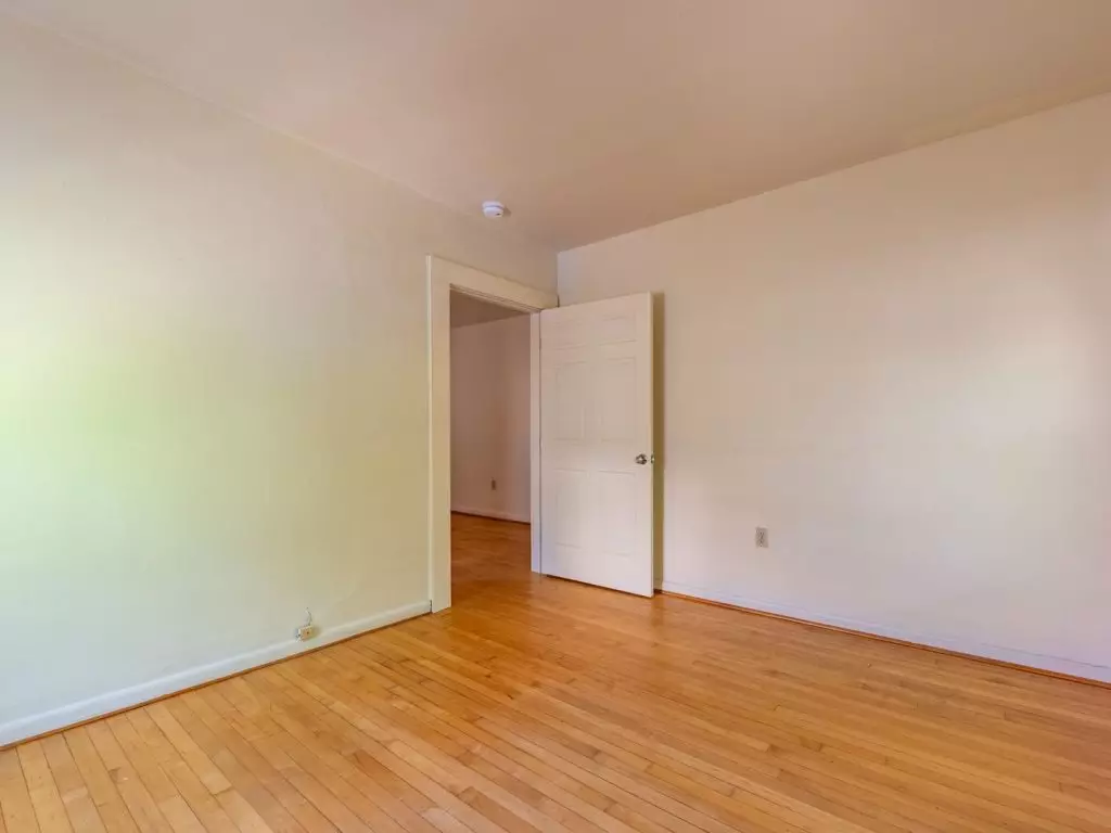 126 North Willard St, Burlington, VT | 3 Bedroom Apartment Near UVM & Downtown | June 2027