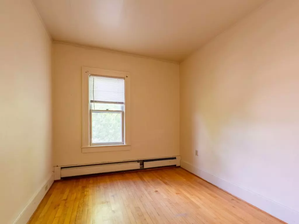 126 North Willard St, Burlington, VT | 3 Bedroom Apartment Near UVM & Downtown | June 2027
