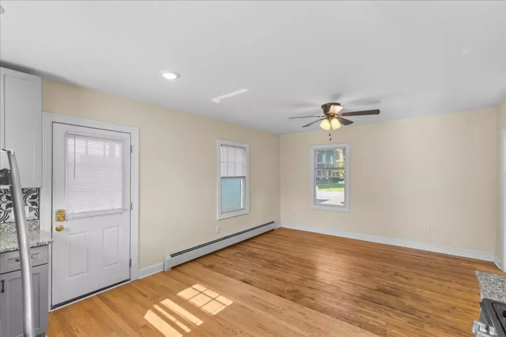 Newly Renovated 5 Bedroom Apartment in Burlington, VT | Free Parking & Near UVM | June 2027