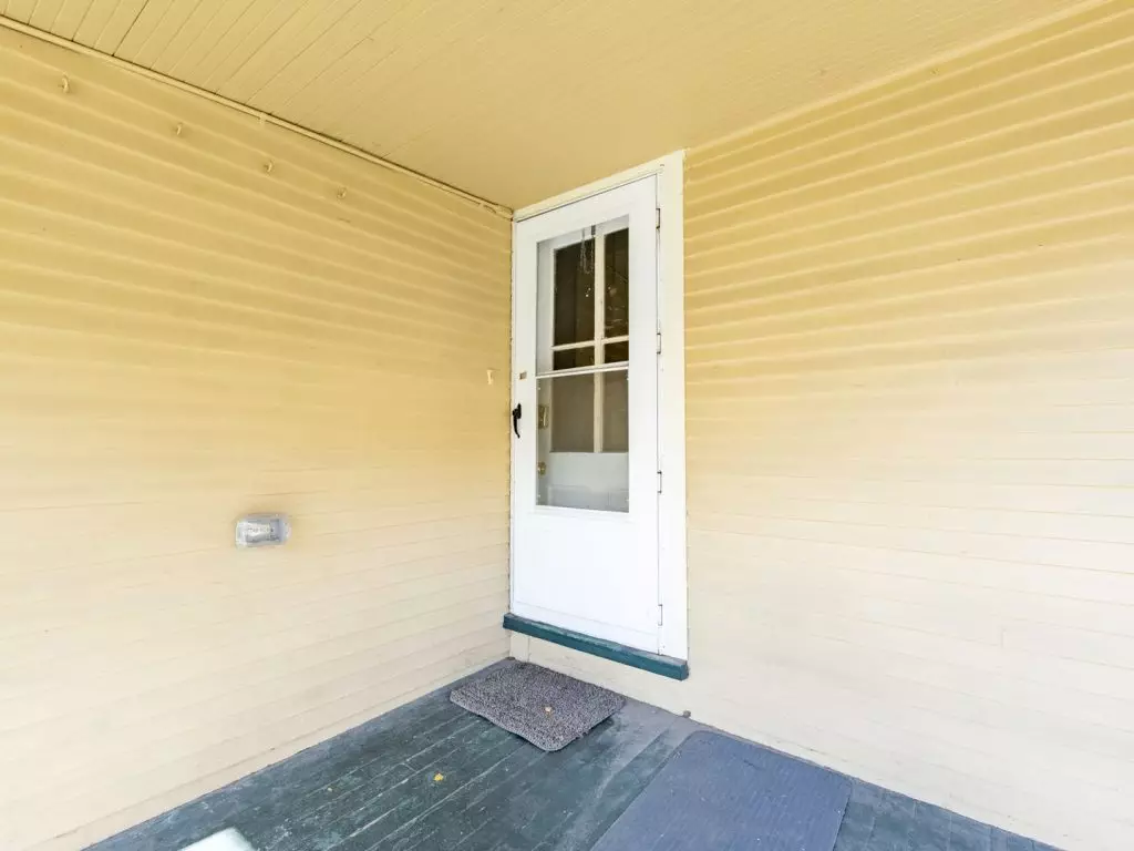 126 North Willard St, Burlington, VT | 3 Bedroom Apartment Near UVM & Downtown | June 2027