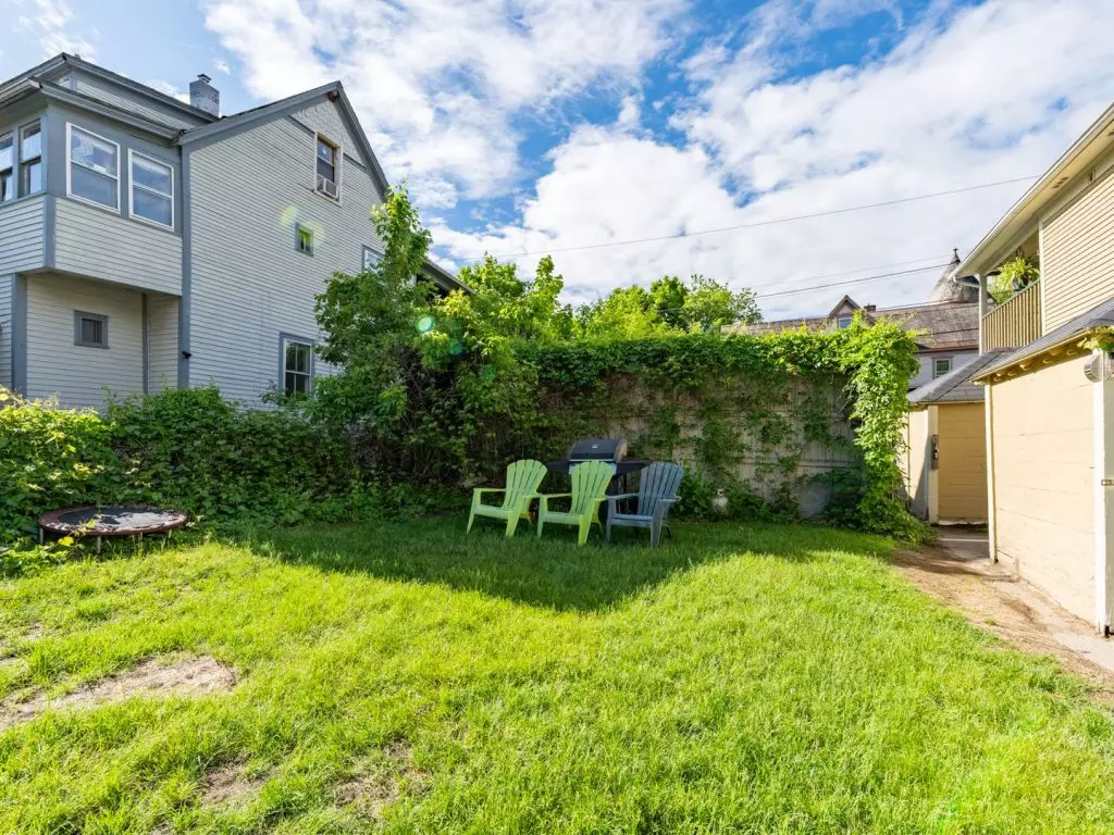 126 North Willard St, Burlington, VT | 3 Bedroom Apartment Near UVM & Downtown | June 2027