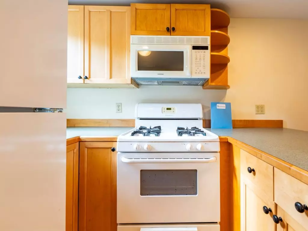124 North Willard St, Burlington, VT | 3 Bedroom Apartment Near UVM & Downtown | June 2027
