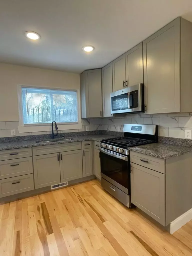 74 Elmwood Ave, Burlington, VT | Newly Renovated 6 Bedroom House Near UVM & Downtown | June 2027