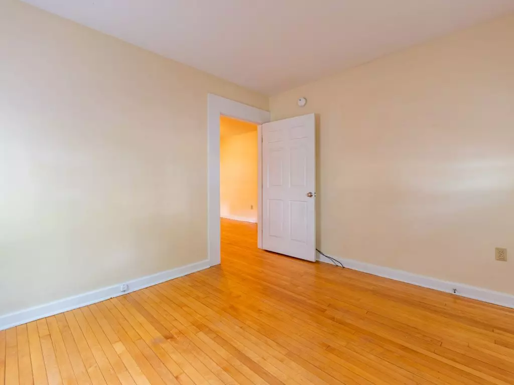 124 North Willard St, Burlington, VT | 3 Bedroom Apartment Near UVM & Downtown | June 2027