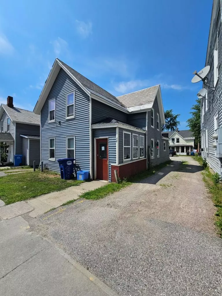 120 North St #1, Burlington, VT | 3 Bedroom Apartment in Old North End | June 2027
