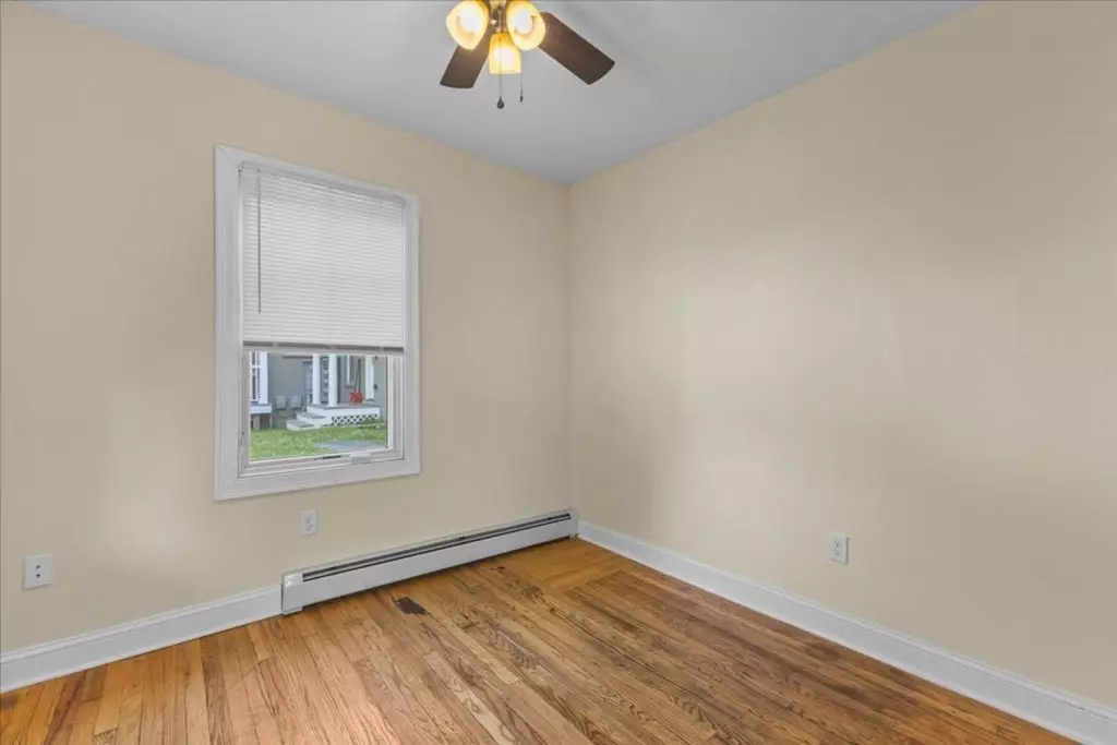 Newly Renovated 5 Bedroom Apartment in Burlington, VT | Free Parking & Near UVM | June 2027