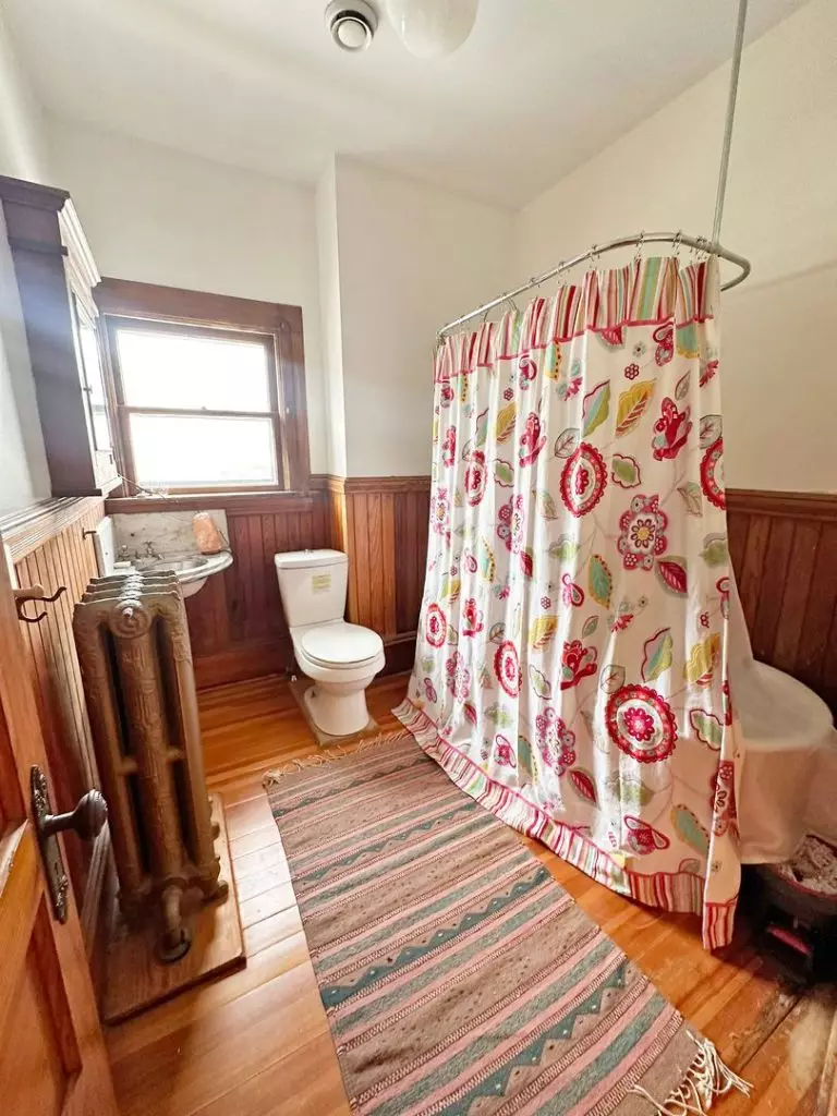 Spacious 8-Bedroom House Near UVM – 132 North Willard Street, Burlington, VT